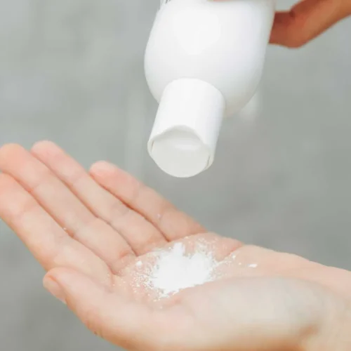 Batu-Tawas-dalam-Produk-Body-Powder Batu Tawas dalam Produk Body Powder