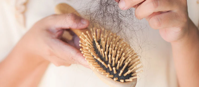 Cara Menghilangkan Ketombe dan Rambut Rontok
