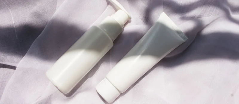 Perbedaan Face Wash dan Face Scrub