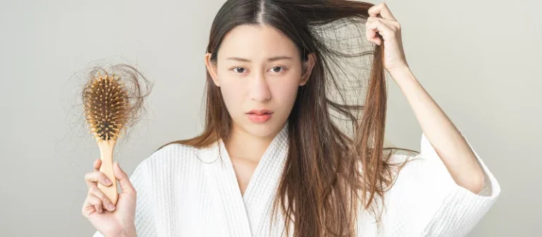 7 Kandungan Shampo untuk Rambut Rontok yang Terbukti Efektif