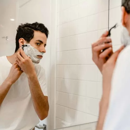 Batu Tawas dalam Produk Aftershave