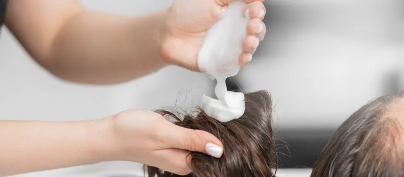 6 Manfaat Masker Rambut