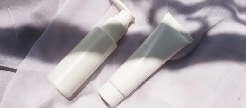 Perbedaan Face Wash dan Face Scrub