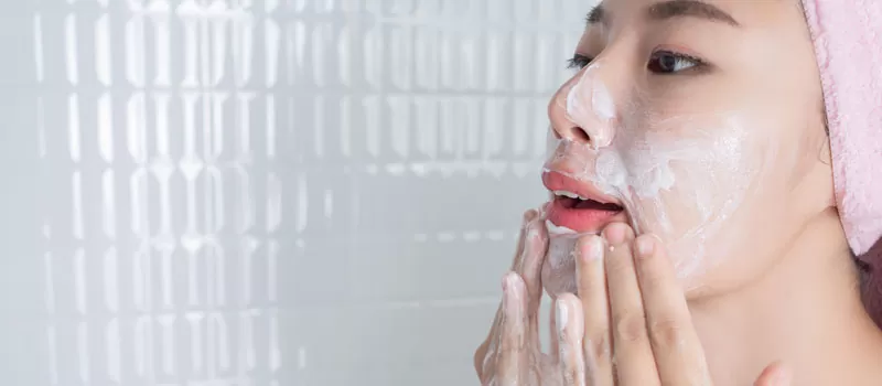 Perbedaan Facial Wash dan Facial Foam